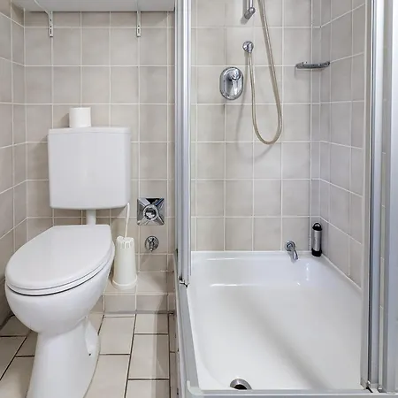 Lord Nelson 411 Apartman *